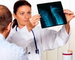 Проведение периодических медицинских осмотров работников позволяет следить за состоянием их здоровья Проведение периодических медицинских осмотров работников позволяет следить за состоянием их здоровья